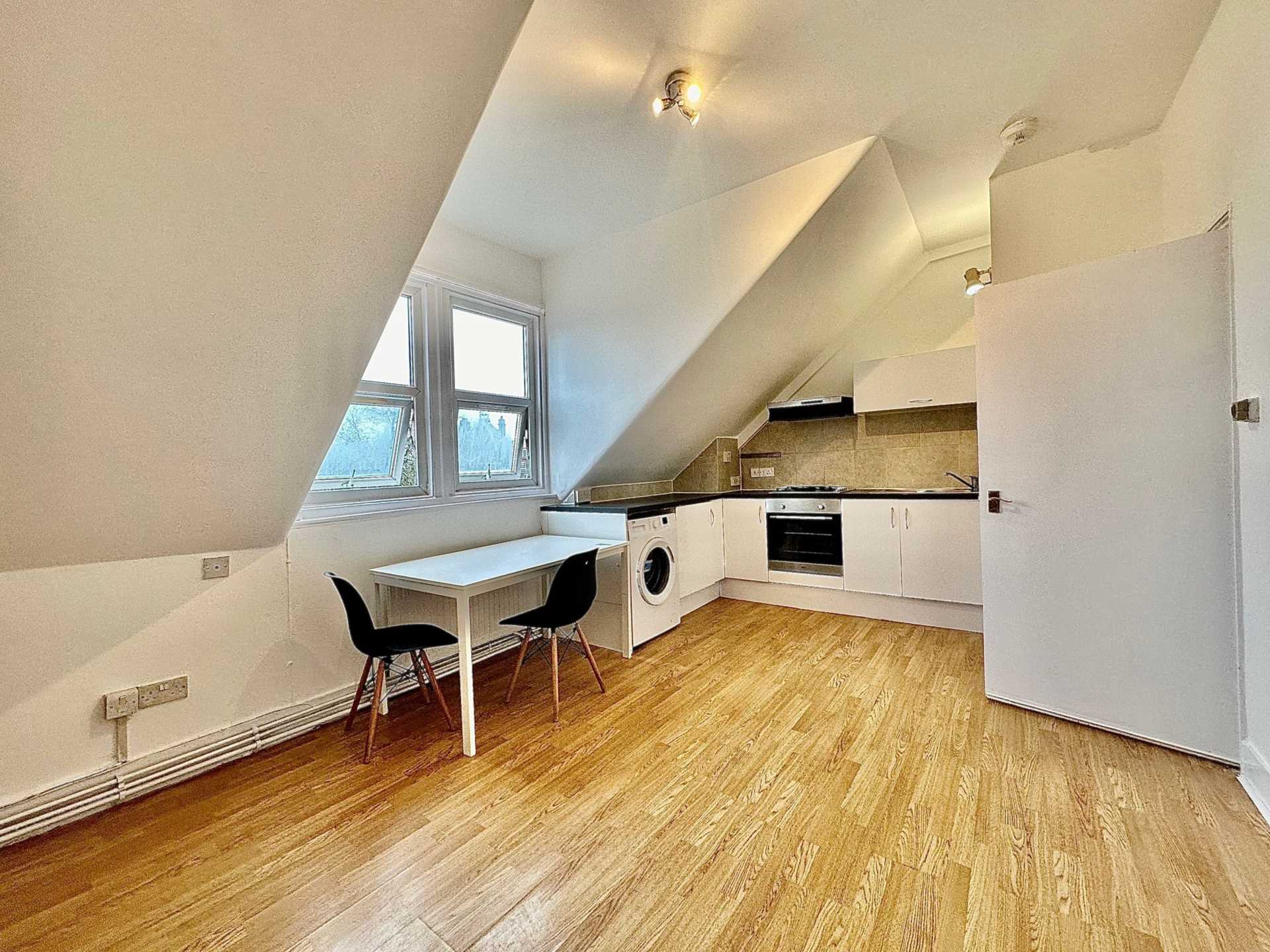 Bounds Green Road, Wood Green, London N22, Image 2