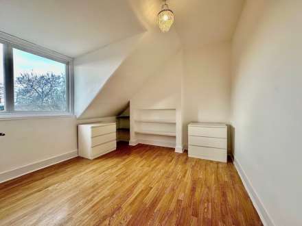 Bounds Green Road, Wood Green, London N22, Image 4