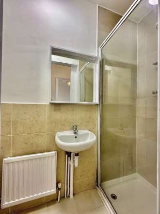 Bounds Green Road, Wood Green, London N22, Image 6