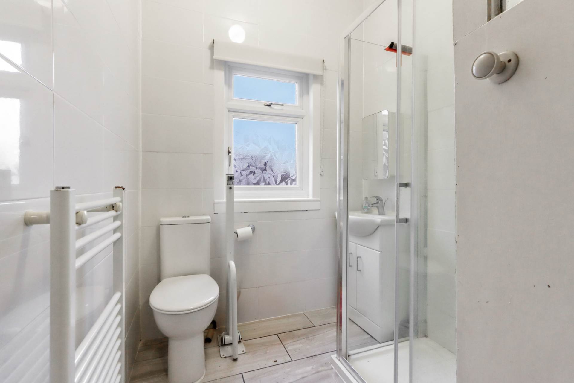 Horsham Avenue, London, Image 7