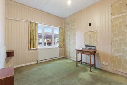 Horsham Avenue, London, Image 5