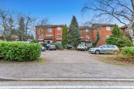 Property For Sale Greenway Close, London