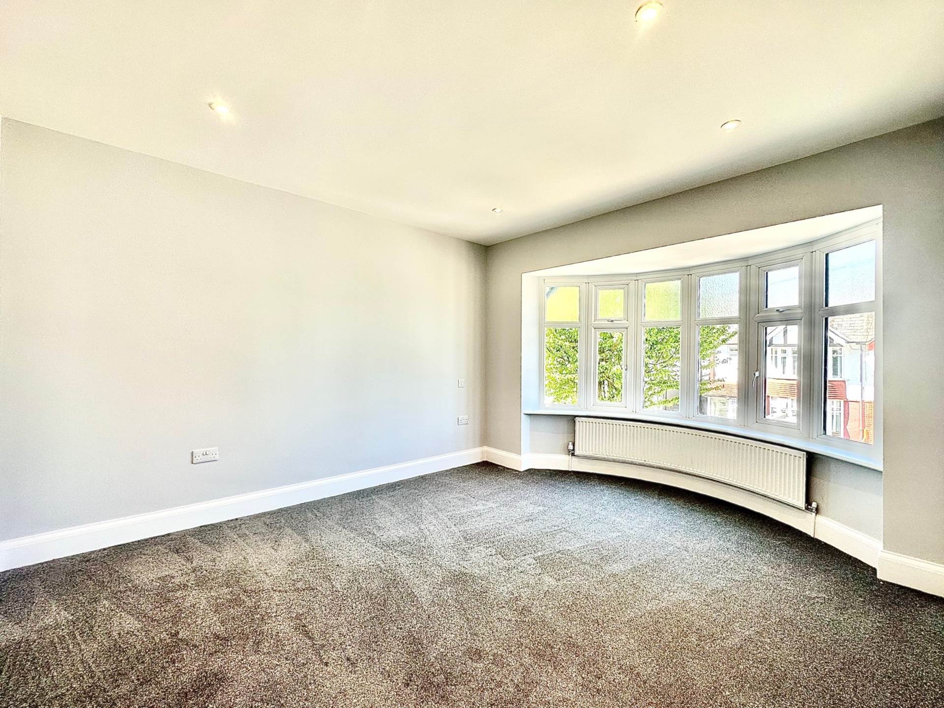 Thurlestone Avenue, London, Image 14