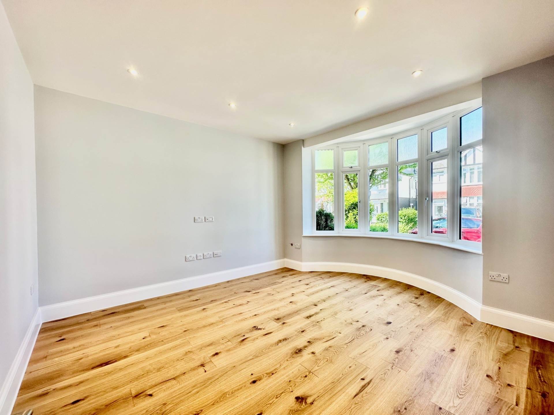 Thurlestone Avenue, London, Image 3