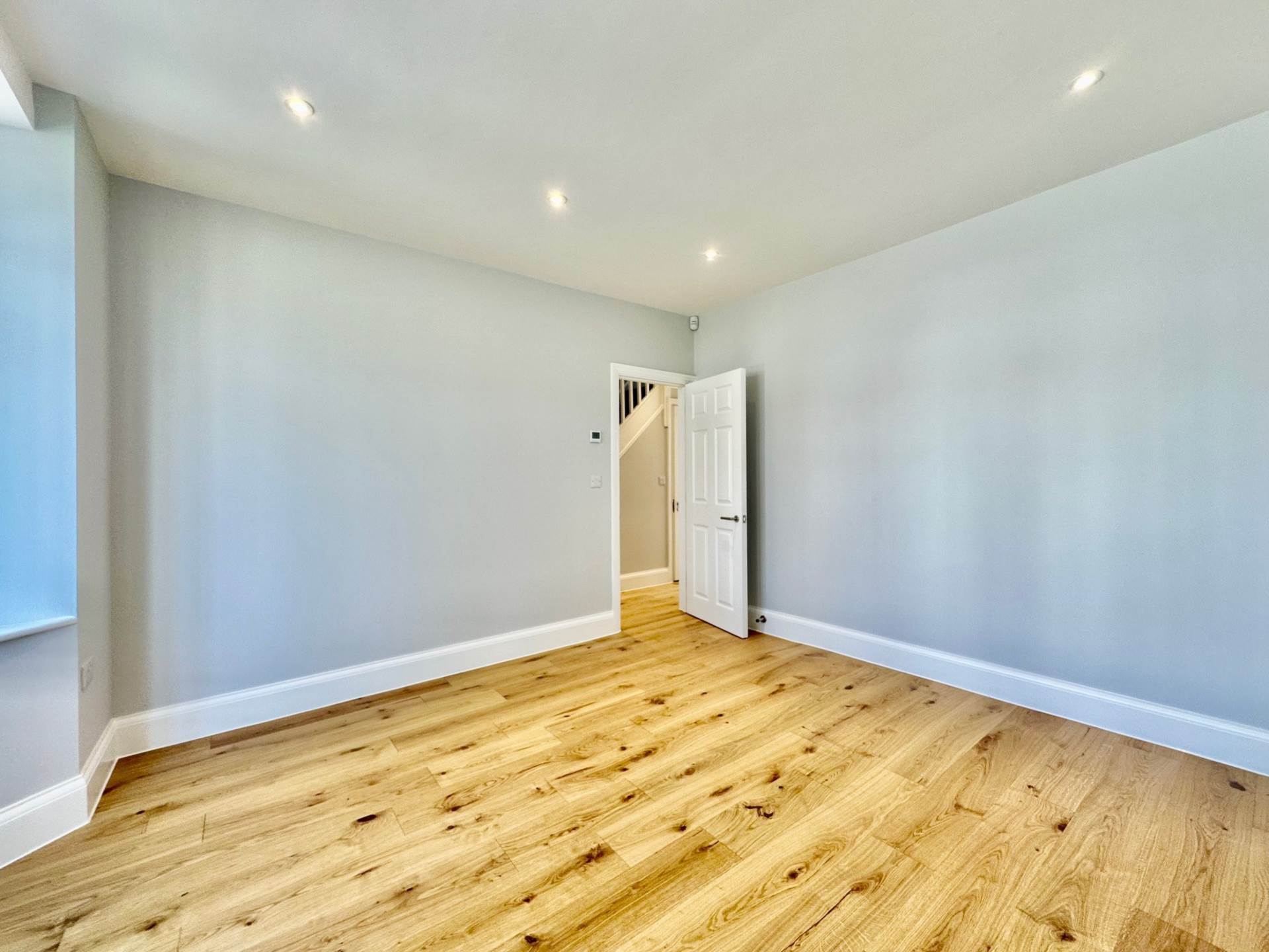 Thurlestone Avenue, London, Image 4