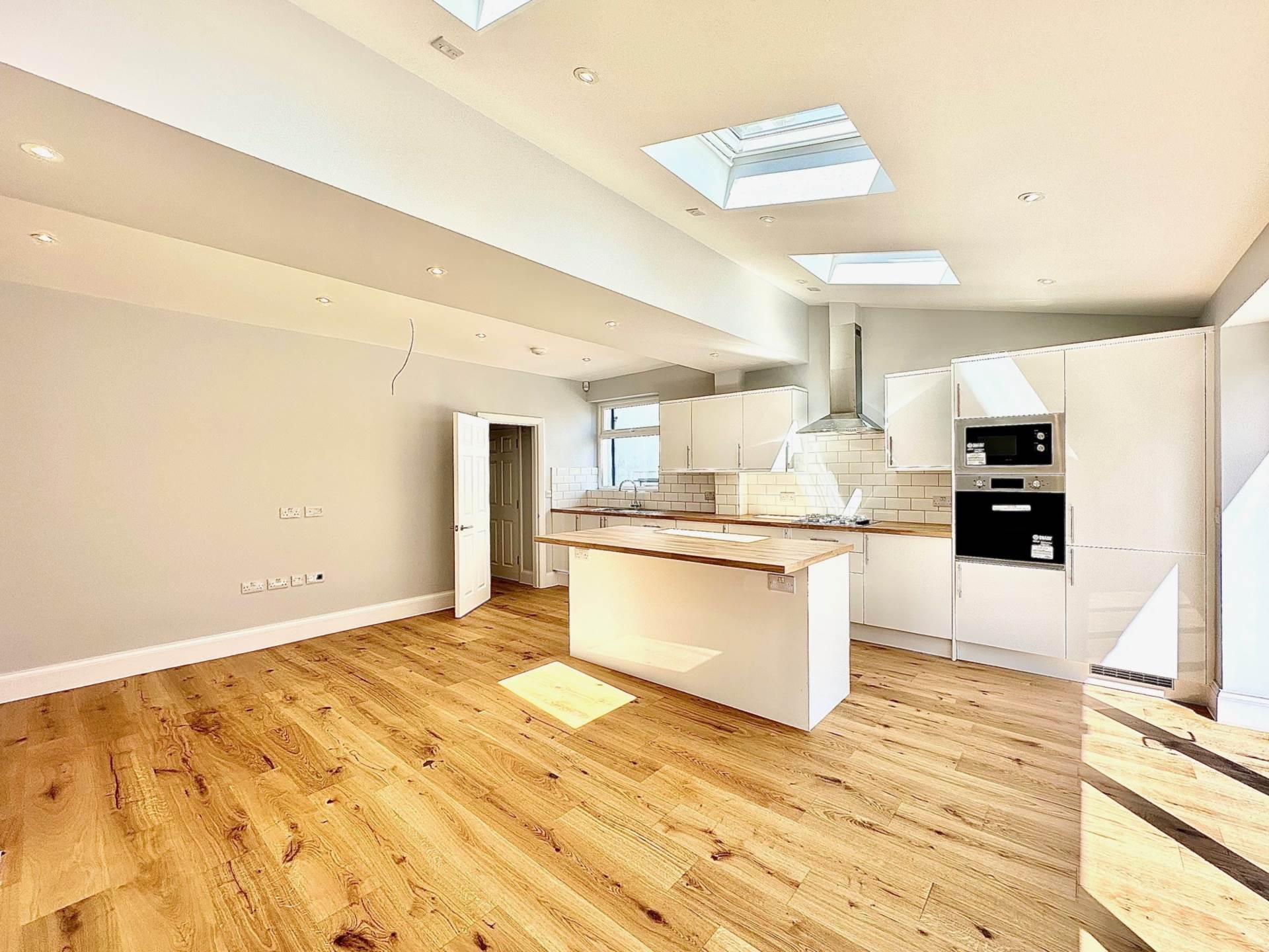 Thurlestone Avenue, London, Image 8