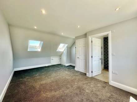 Thurlestone Avenue, London, Image 12
