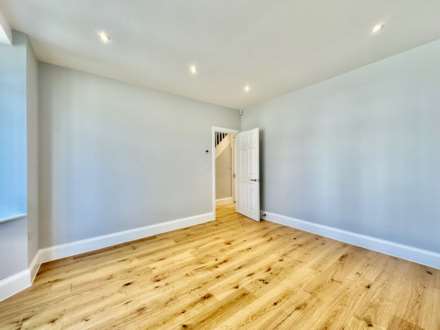Thurlestone Avenue, London, Image 4