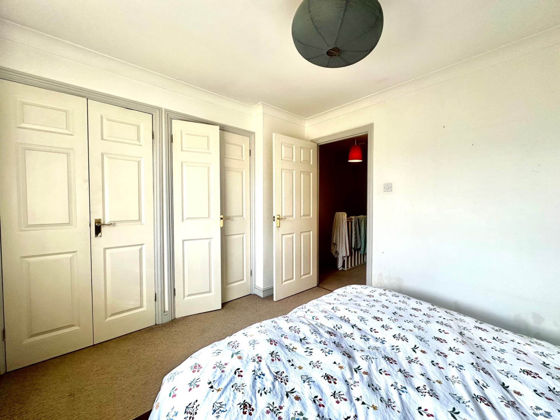 Hampton Close, New Southgate, London N11, Image 9