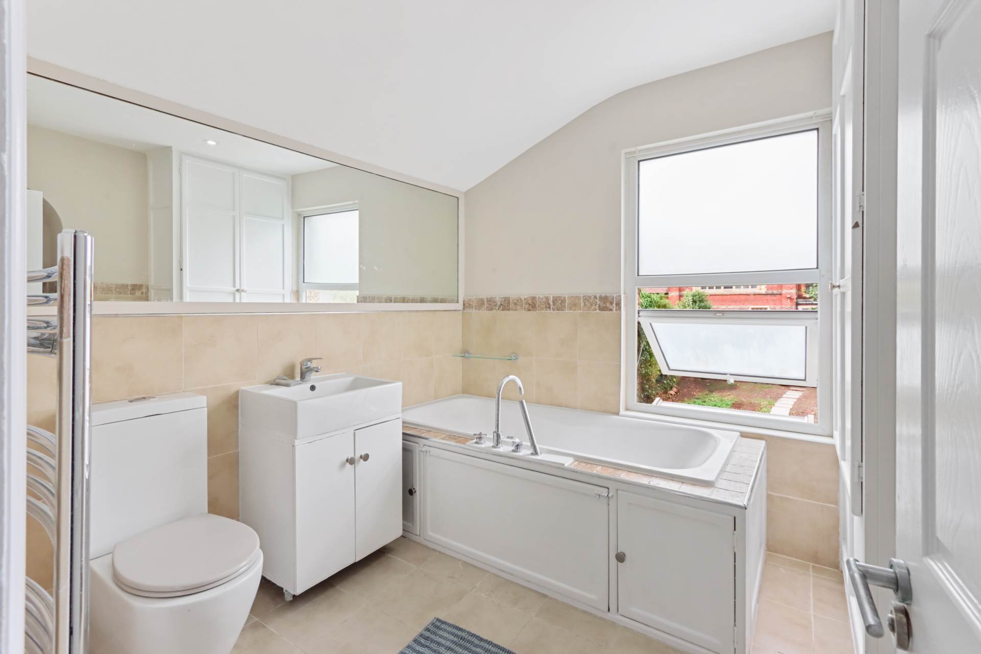 Parkhurst Road, London, Image 12