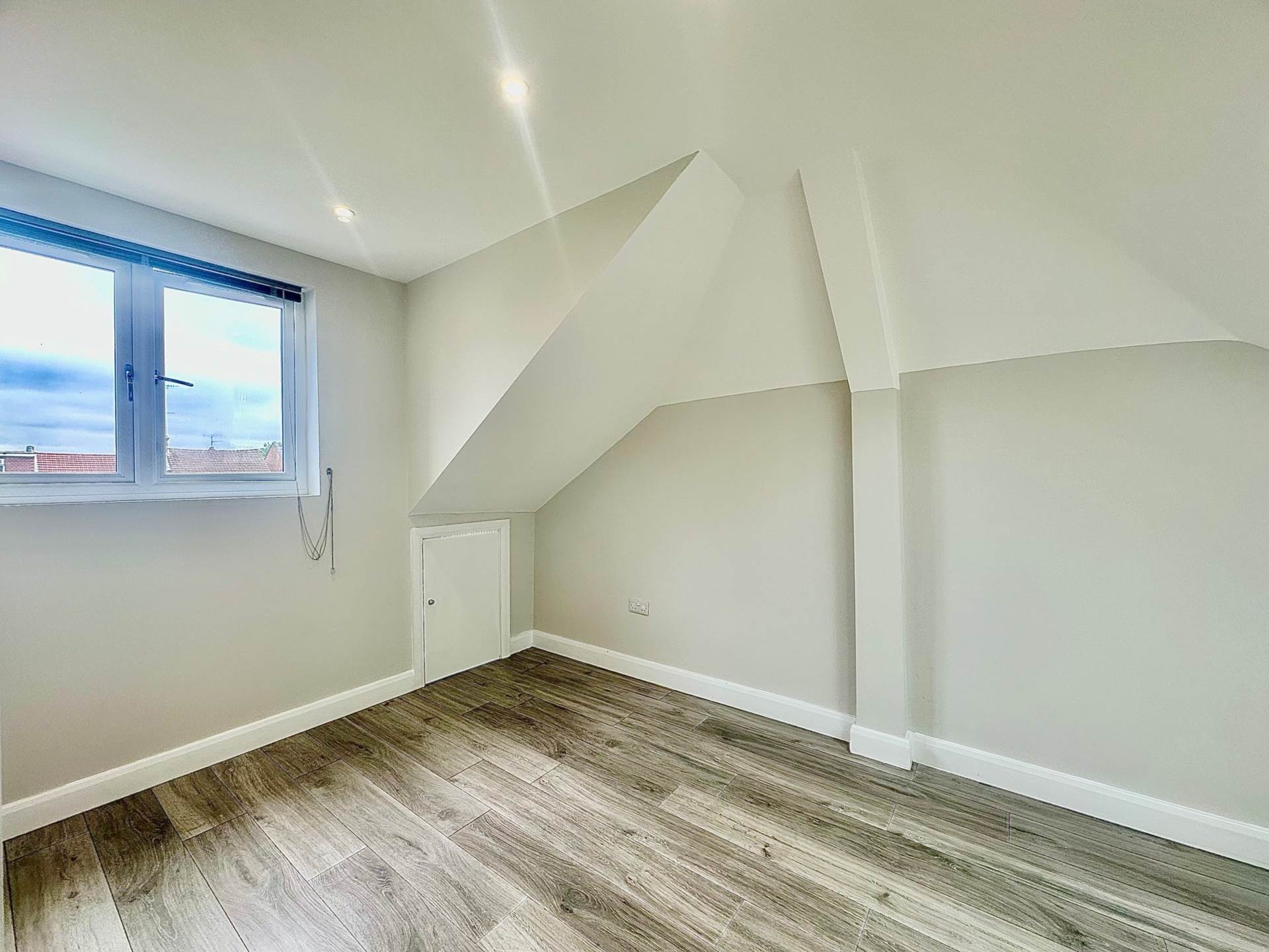 Lewes Road, North Finchley, London N12, Image 11