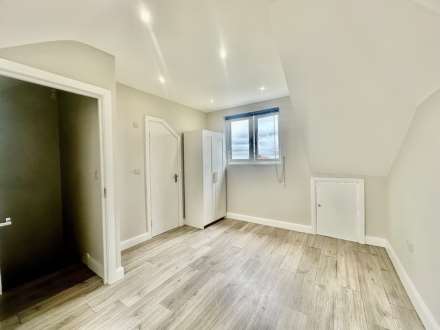 Lewes Road, North Finchley, London N12, Image 12