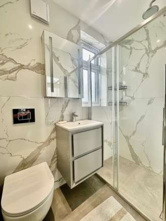 Lewes Road, North Finchley, London N12, Image 15