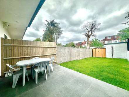 Lewes Road, North Finchley, London N12, Image 17