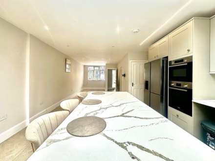 Lewes Road, North Finchley, London N12, Image 8