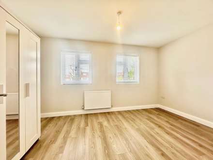 Lewes Road, North Finchley, London N12, Image 9