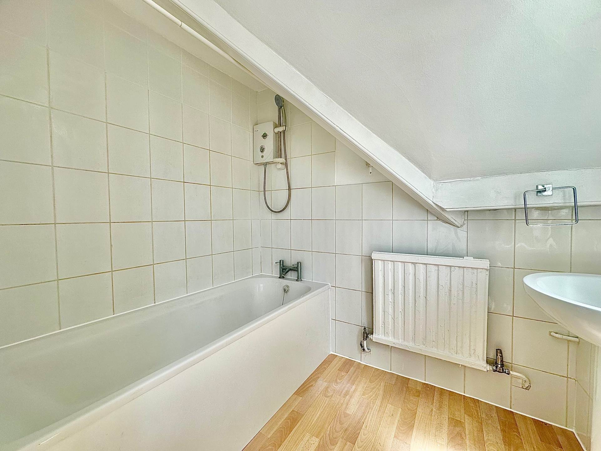 Colney Hatch Lane, Muswell Hill, London N10, Image 8