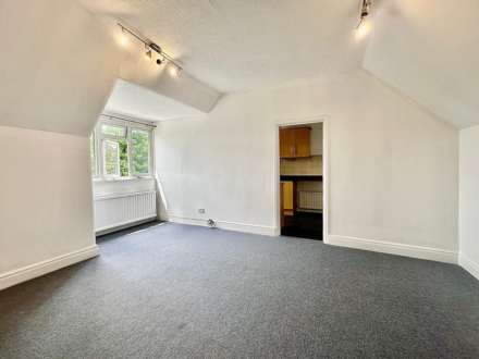 Colney Hatch Lane, Muswell Hill, London N10, Image 2