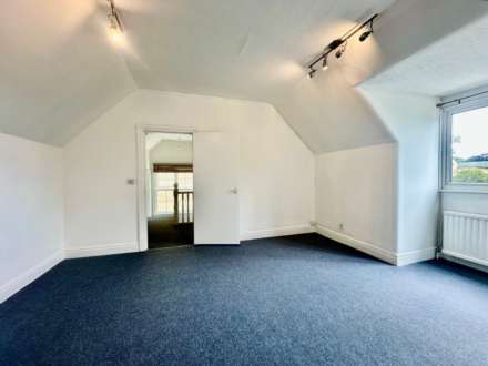 Colney Hatch Lane, Muswell Hill, London N10, Image 3