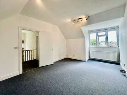 Colney Hatch Lane, Muswell Hill, London N10, Image 4