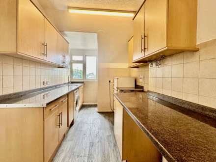 Colney Hatch Lane, Muswell Hill, London N10, Image 5