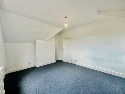 Colney Hatch Lane, Muswell Hill, London N10, Image 7