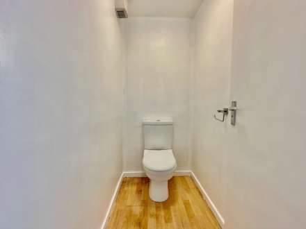 Colney Hatch Lane, Muswell Hill, London N10, Image 9