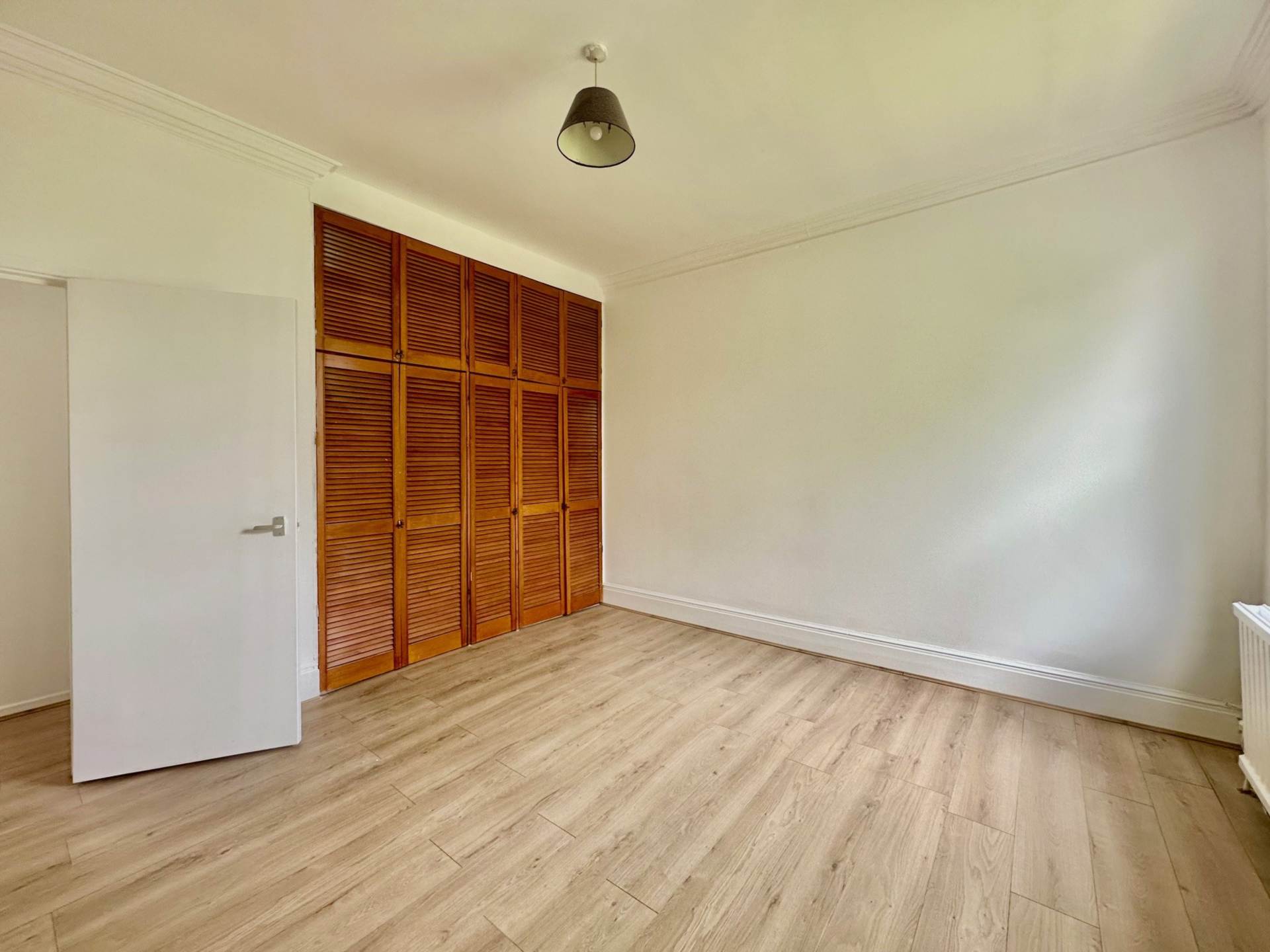 Colney Hatch Lane, Muswell Hill, London N10, Image 3