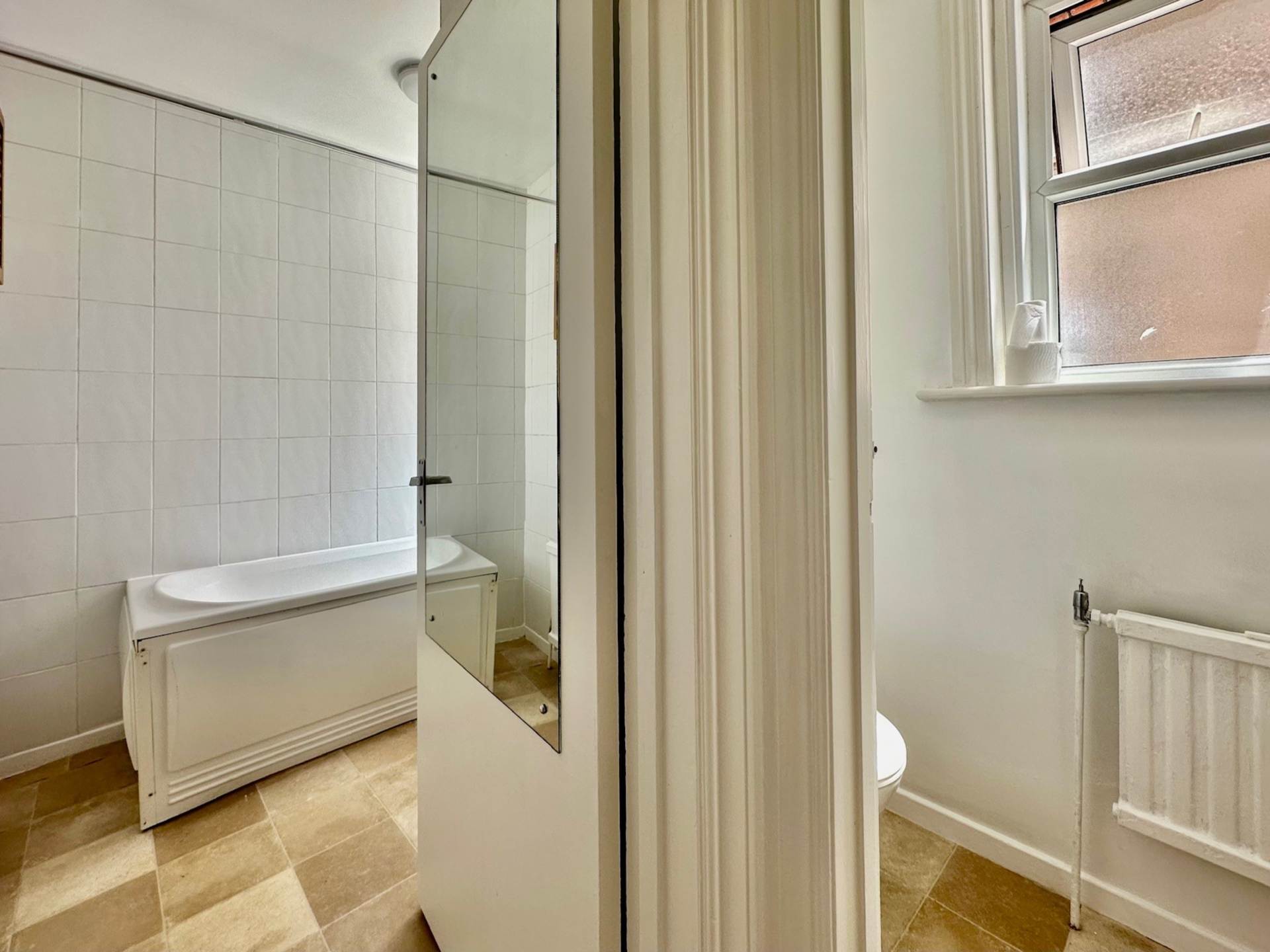 Colney Hatch Lane, Muswell Hill, London N10, Image 6