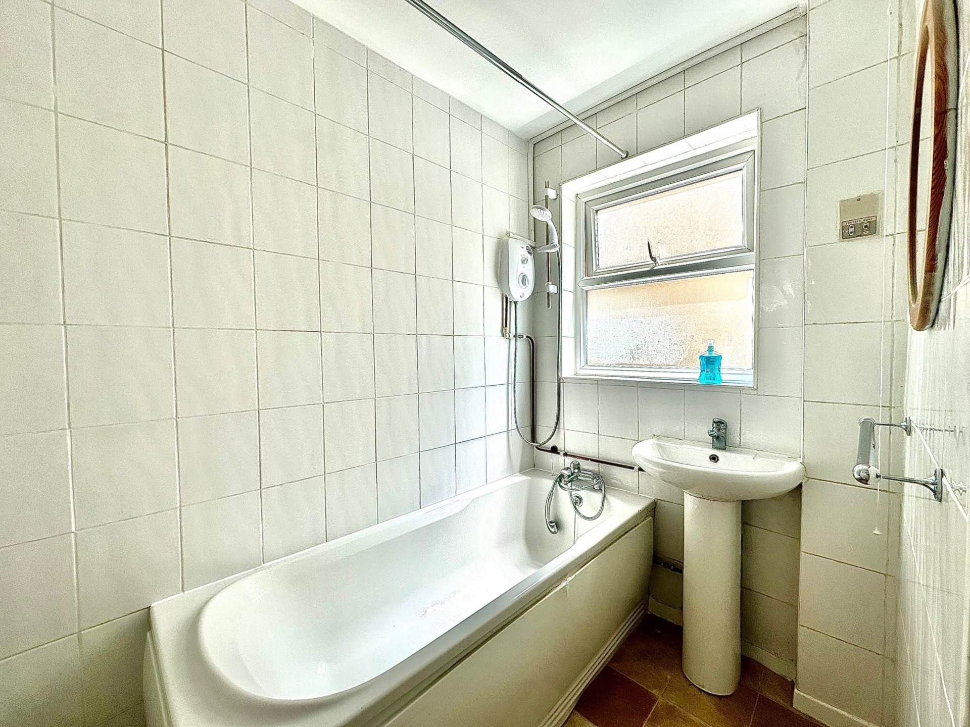 Colney Hatch Lane, Muswell Hill, London N10, Image 7