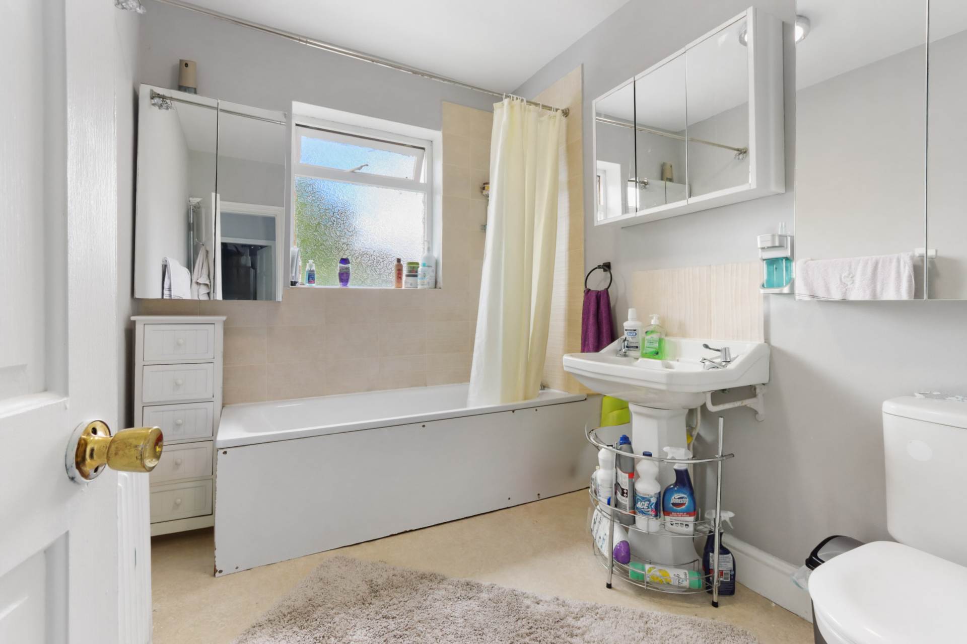 Woodleigh Avenue, London, Image 10