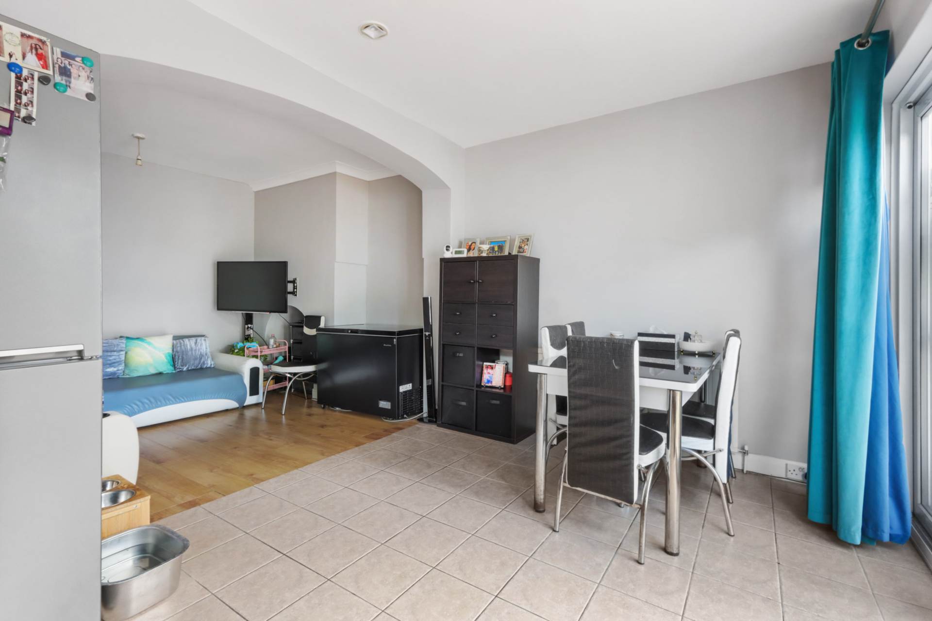 Woodleigh Avenue, London, Image 4