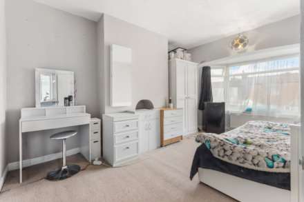 Woodleigh Avenue, London, Image 8