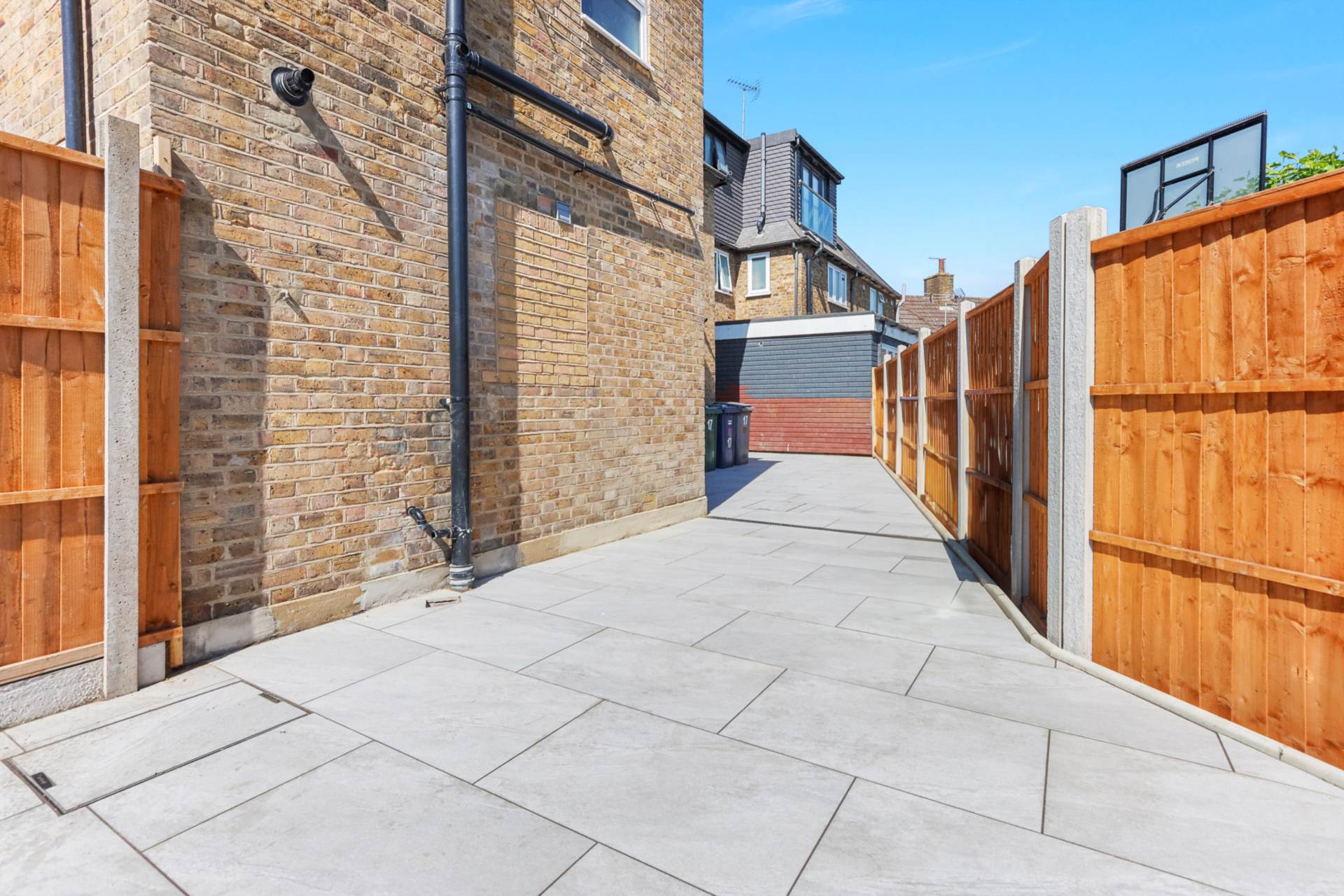 Crescent Way, London, Image 12