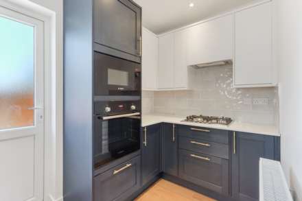 Crescent Way, London, Image 3
