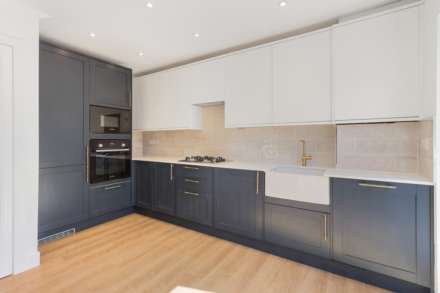 Crescent Way, London, Image 2