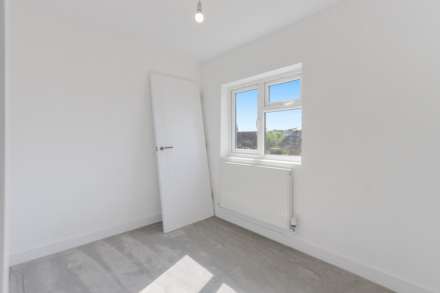 Crescent Way, London, Image 8