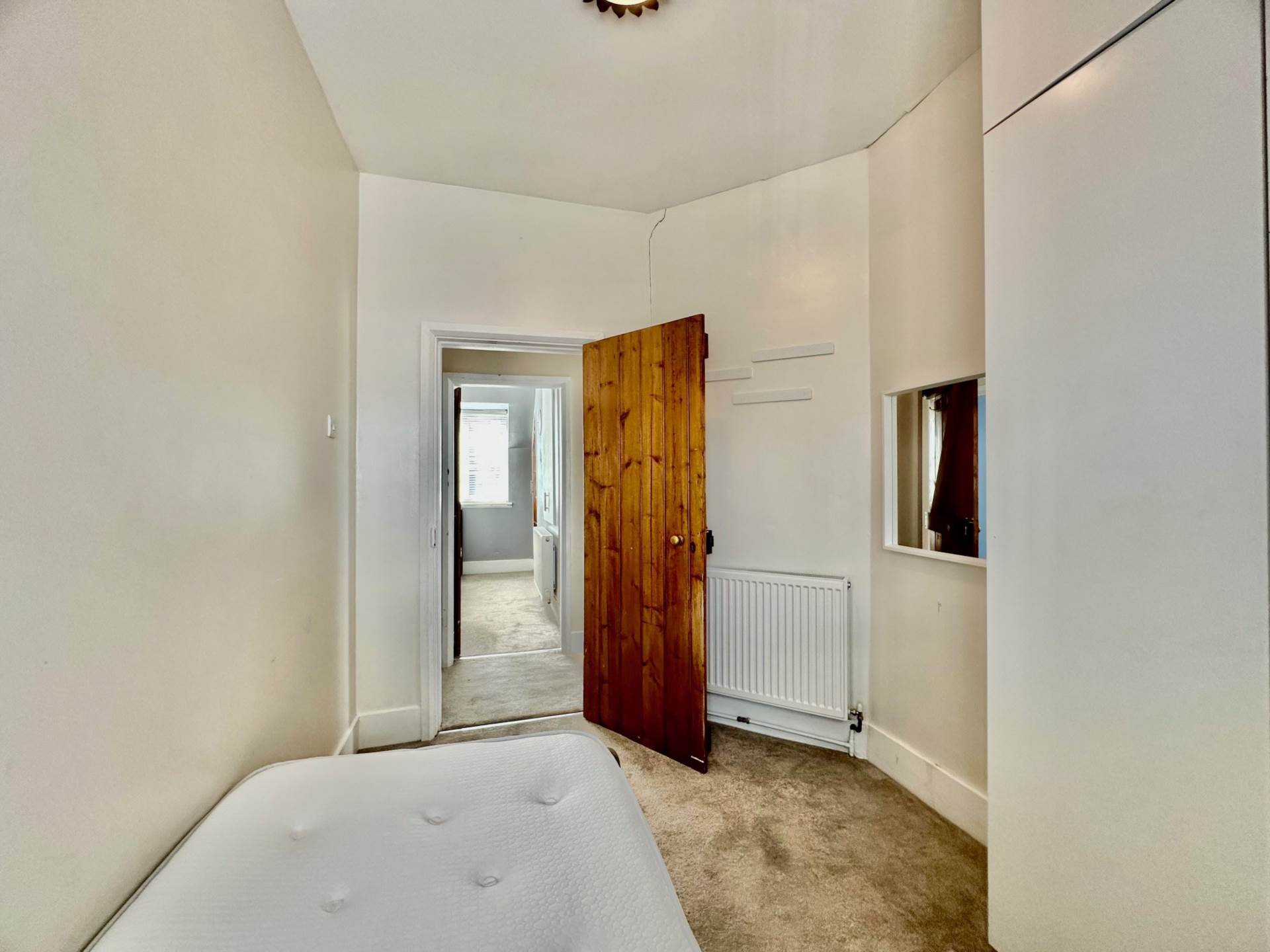 High Street, Southgate, London N14, Image 19