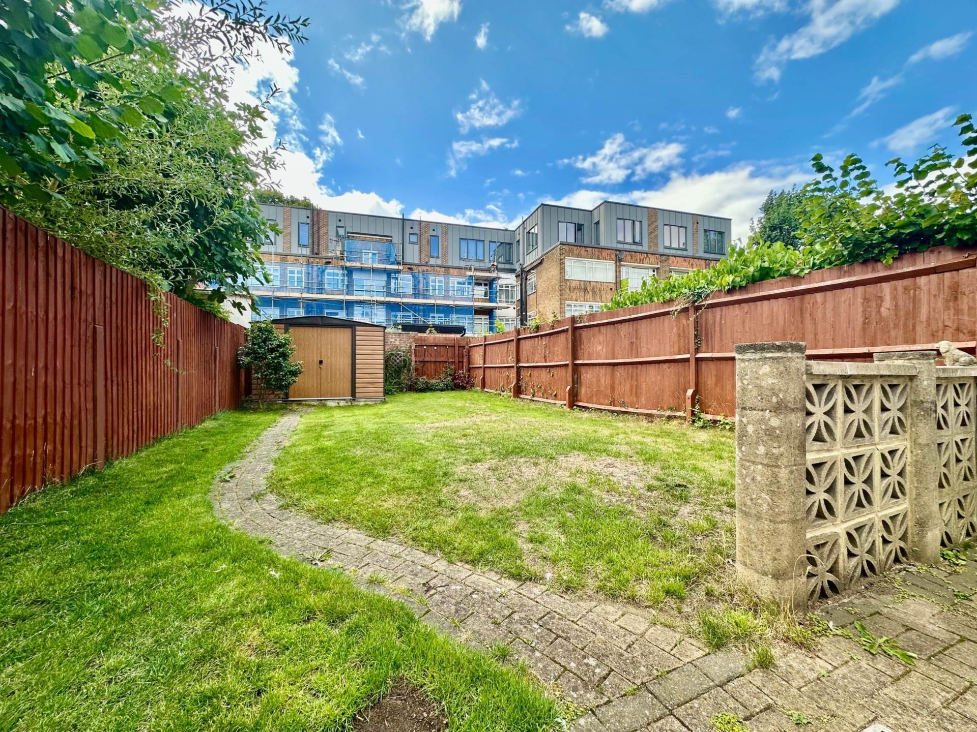 High Street, Southgate, London N14, Image 21
