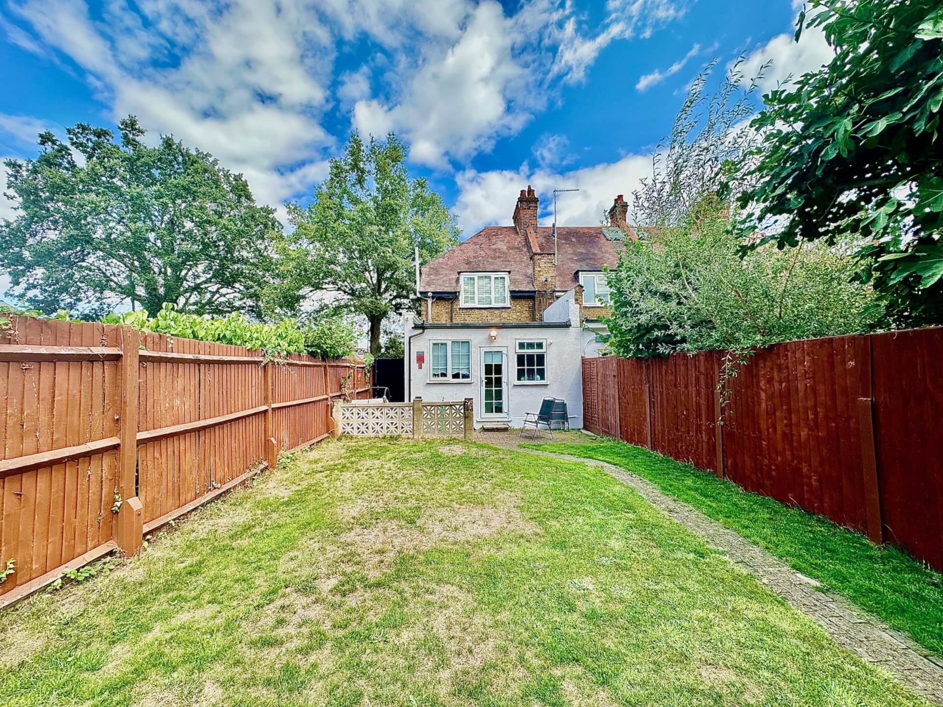 High Street, Southgate, London N14, Image 23
