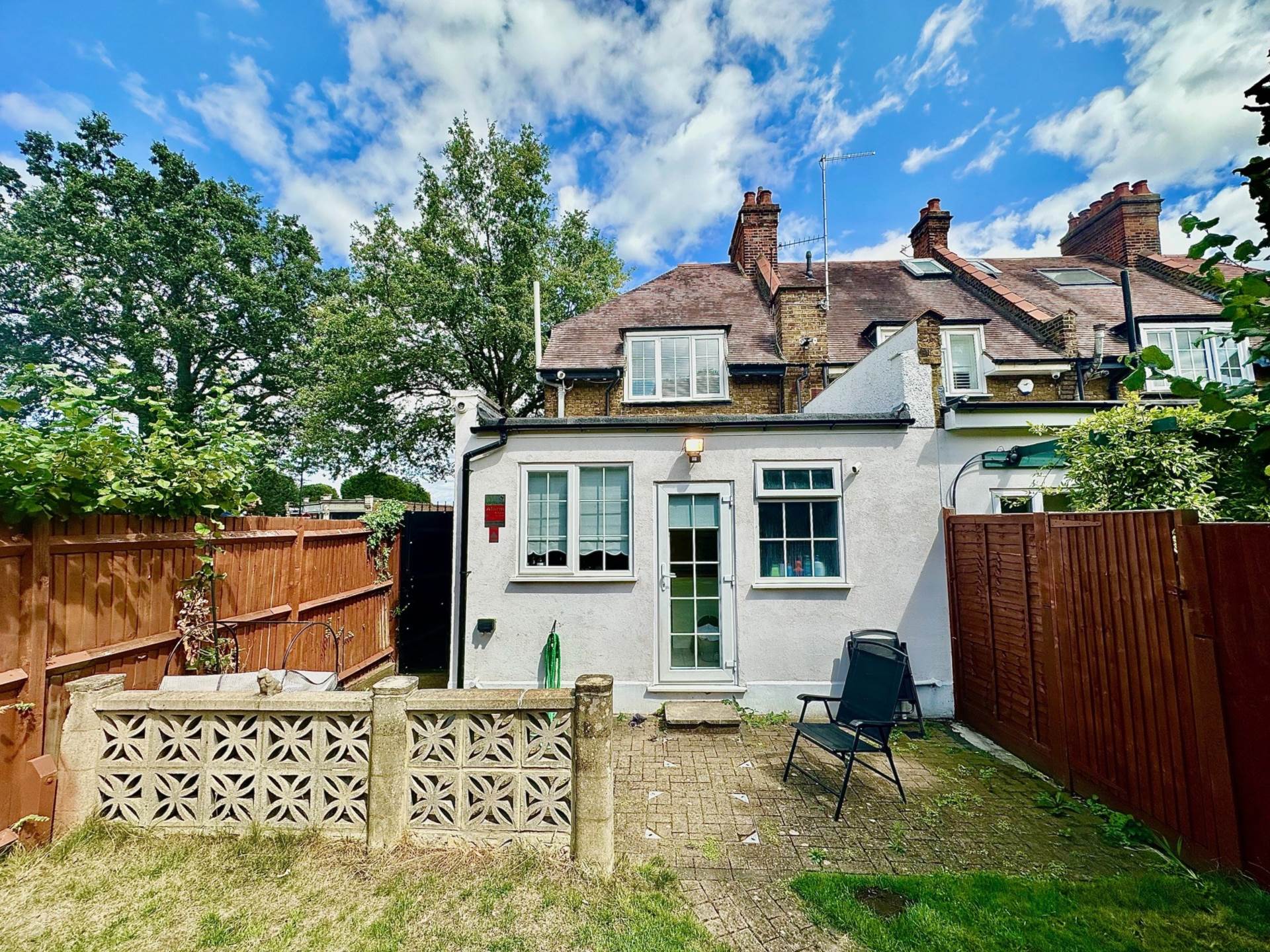 High Street, Southgate, London N14, Image 25