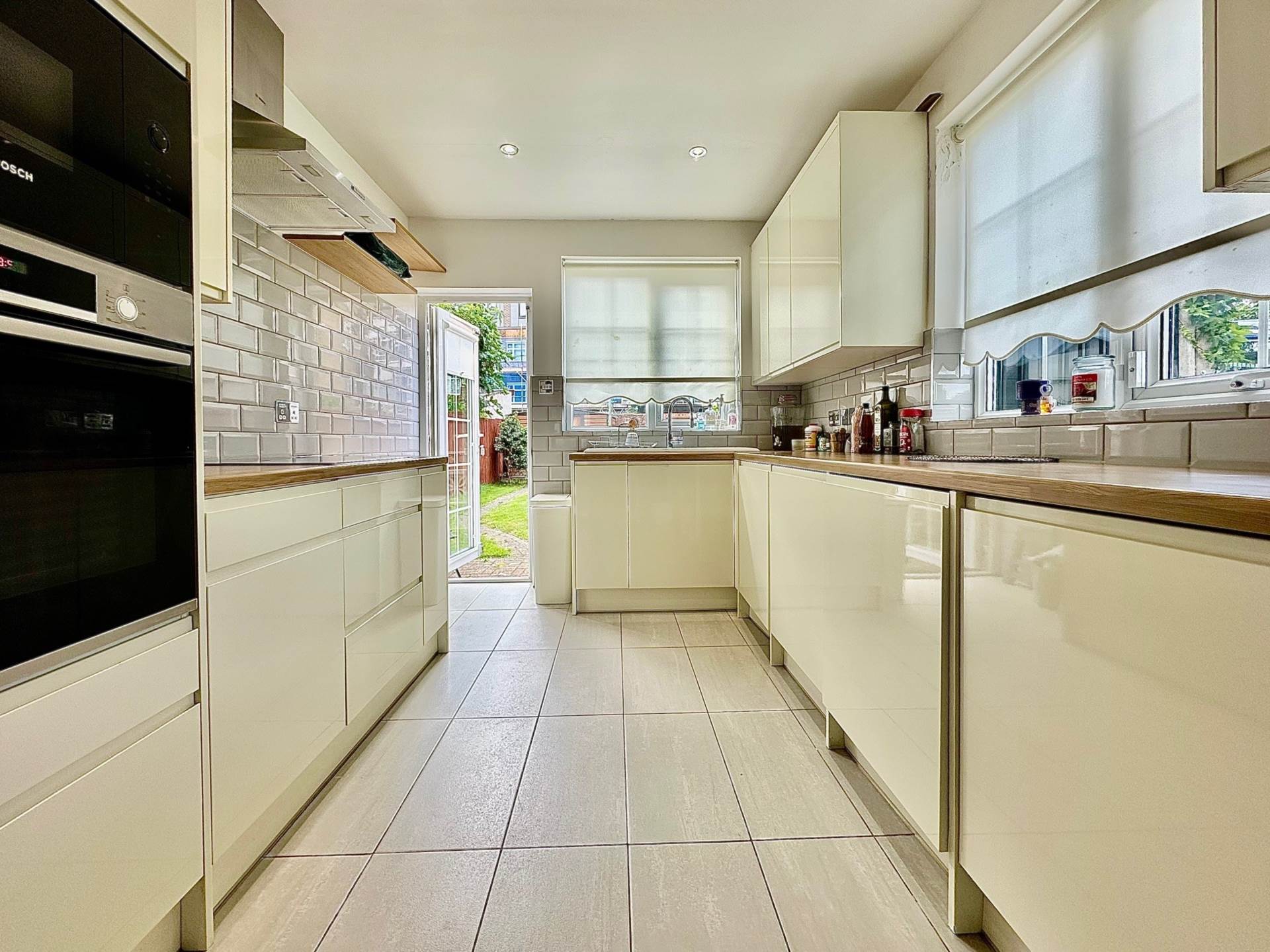 High Street, Southgate, London N14, Image 8