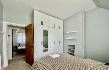 High Street, Southgate, London N14, Image 12