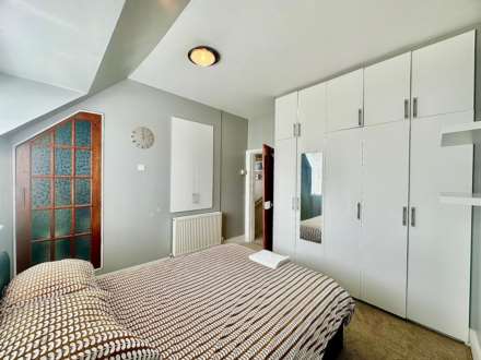 High Street, Southgate, London N14, Image 14