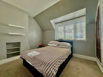 High Street, Southgate, London N14, Image 15