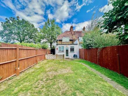 High Street, Southgate, London N14, Image 23