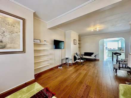 High Street, Southgate, London N14, Image 4