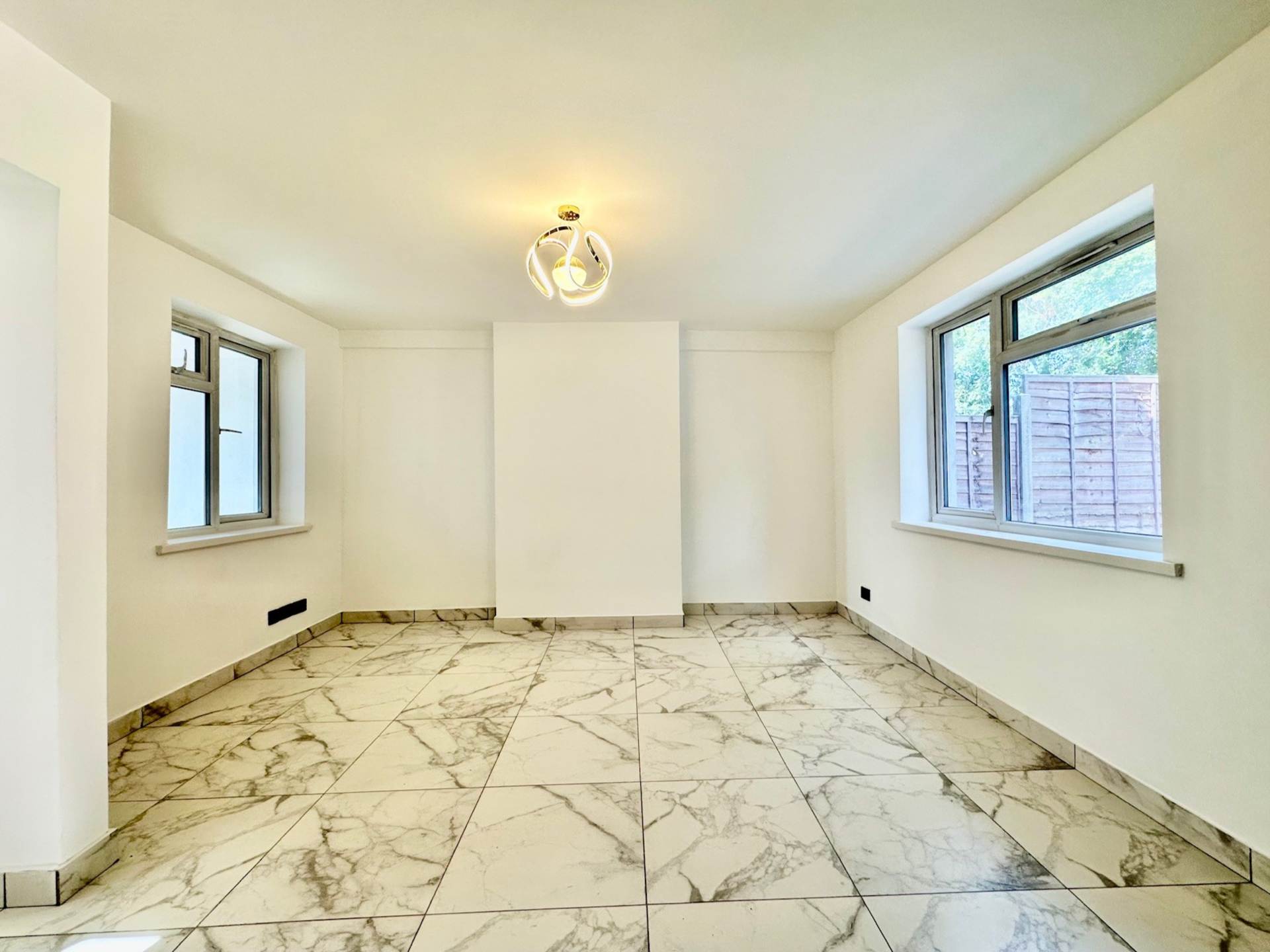 Coppetts Close, North Finchley, London N12, Image 4