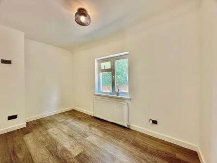Coppetts Close, North Finchley, London N12, Image 10