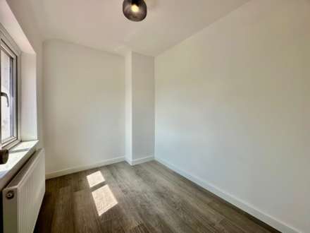 Coppetts Close, North Finchley, London N12, Image 11